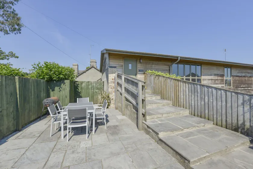 WALNUT COTTAGE, pet friendly, country holiday cottage in Newton Abbot - Image 1