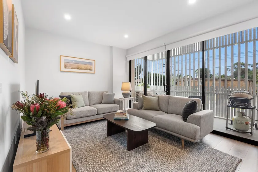 Elegant 2-Bedroom, 2-Bathroom Apartment at Caulfield Park with Balcony & Parking - Image 1