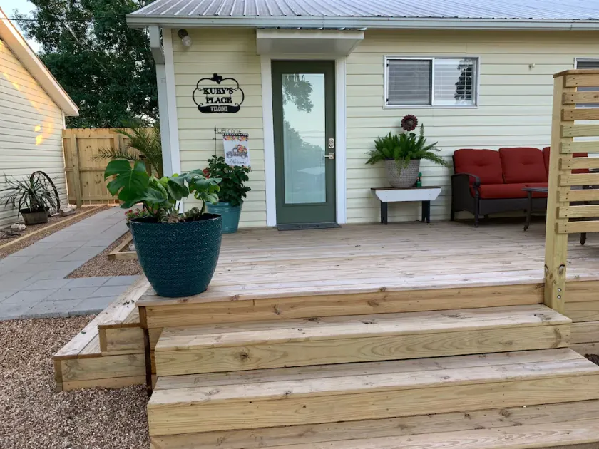 Kuby's Place, Downtown Shiner Casita - Image 1