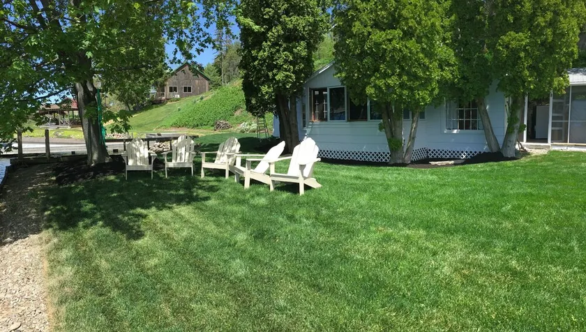 Encantador nuevo alquiler frente al lago con hermosas puestas de sol en el lado este de Keuka - Image 1