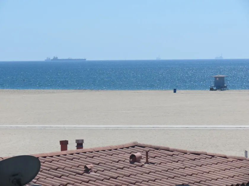 Lovely Apartment  Steps From The Beach. - Image 1
