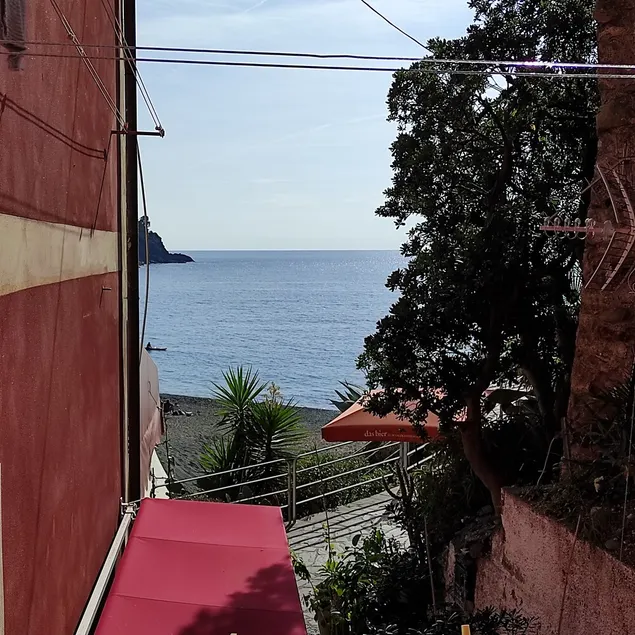 Pet-Friendly Apartment 'bilocale con il mare dentro' with Sea View - Image 1