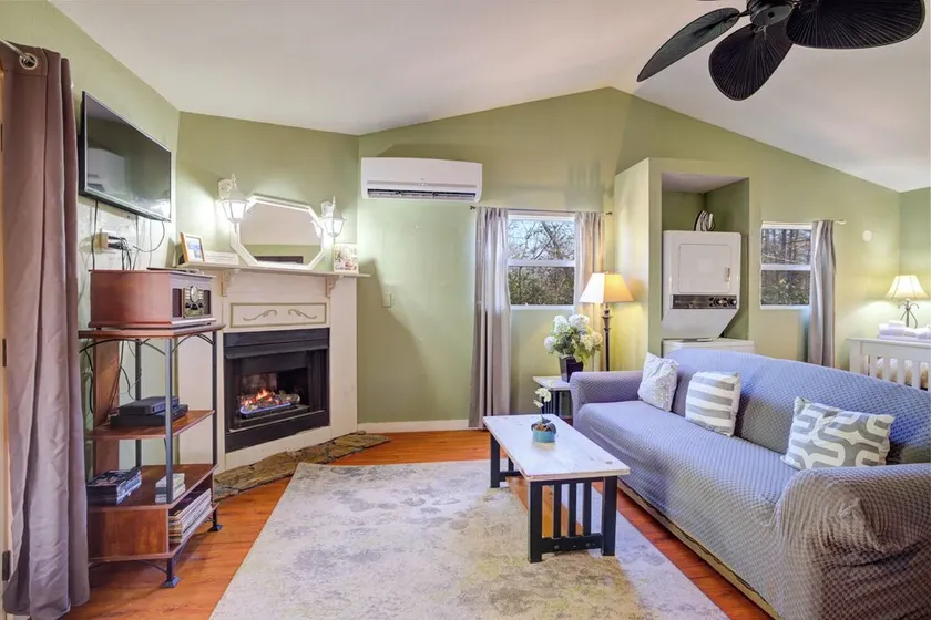 Cherokee Ridge 5 - Charming Pet Friendly Cottage in the Woods - Image 1