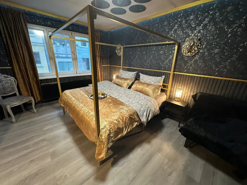 \"Hidden Gem: Cozy Apartment in Rostock's Historic City Center!\" - Image 1