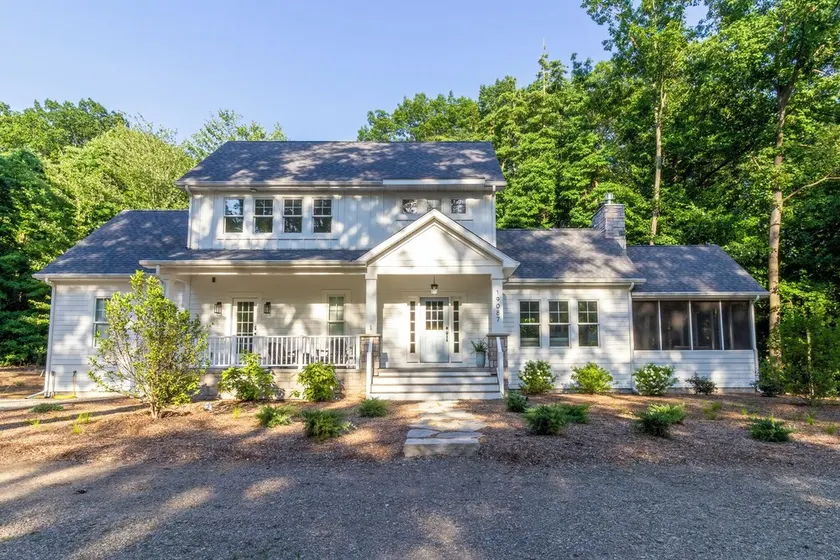 Hot tub & Pool in Gorgeous Wooded Community - Image 1