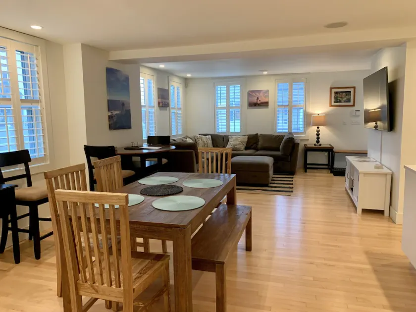 Exceptional location footsteps to beautiful downtown Mystic w/private driveway - Image 1