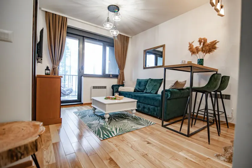 Viogor Apartmani Titova Vila Zlatibor - Image 1