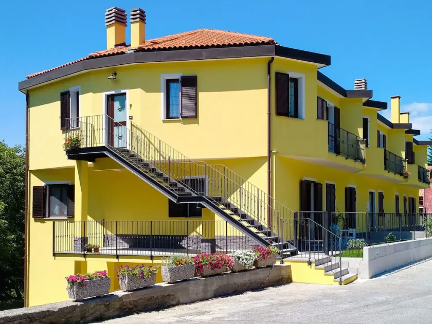 Cosy apartment for 6 people with WIFI, TV, patio, pets allowed and panoramic view - Image 1