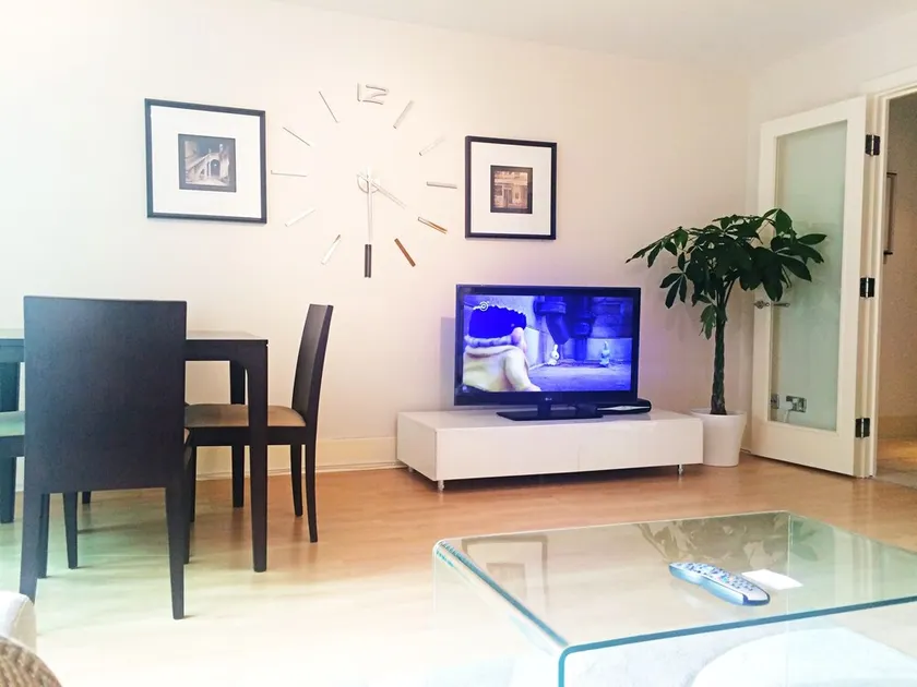 Themse View Apartment - Image 1