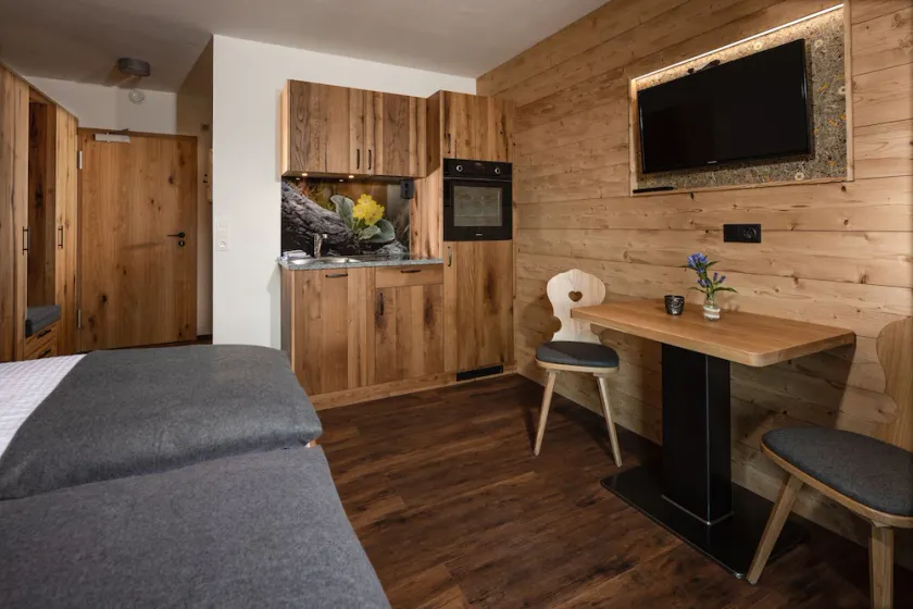 Apartamento con terraza, barbacoa y jardín | Vistas a la montaña - Image 1