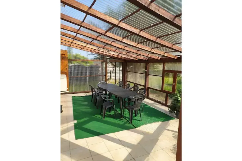 Relaxation, jacuzzi sauna billiards private swimming pool - Image 1