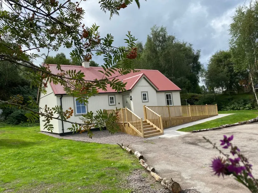 Family-friendly brand new cottage situated next to the golf course - Image 1