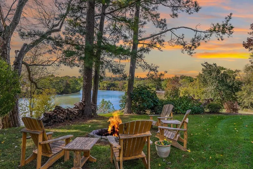 Bourbon Trail River House - Image 1
