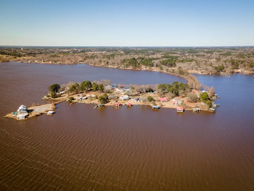 Lake Front | 2 Boat Slips | Hot Tub | Game room - Image 1