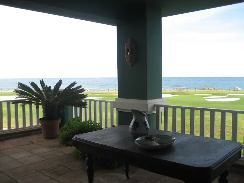 Luxusvilla mit privatem Pool, Terrasse mit Blick auf den Golfplatz und das Meer - Image 1