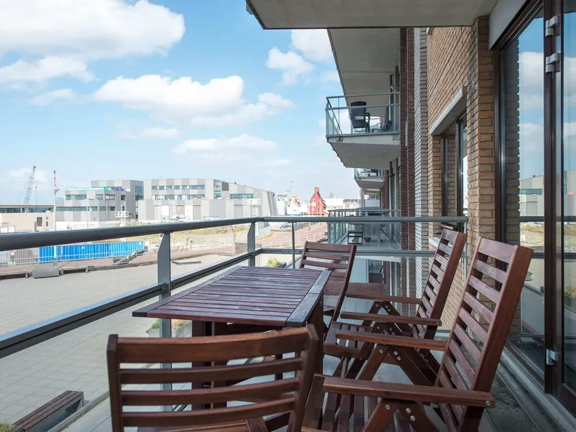 Modern apartment with a view of the Scheveningen harbor - Image 1