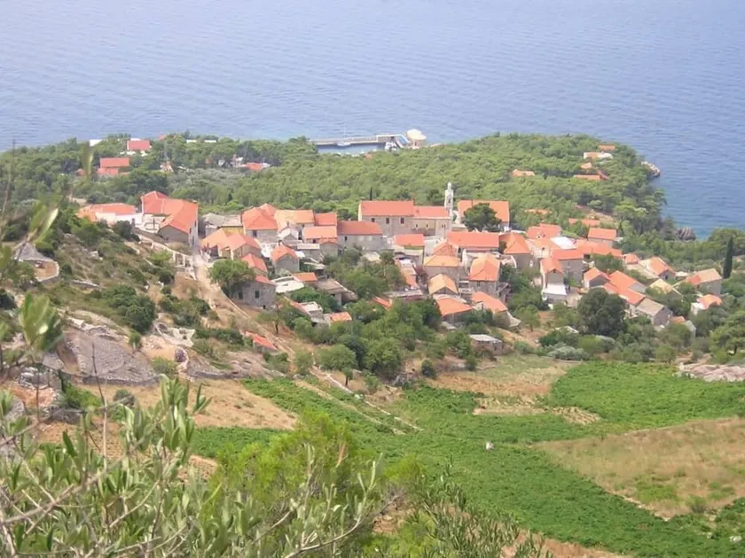 Hvar: House in small village near the sea (Sveta Nedjelja - Hvar) - Image 1