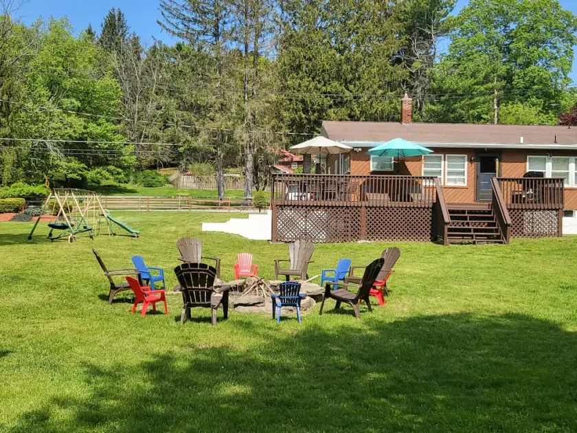 4th night FREE. Pocono MT. 5 mins to Lake Wallenpaupack, 30 mins Ski pet friend. - Image 1