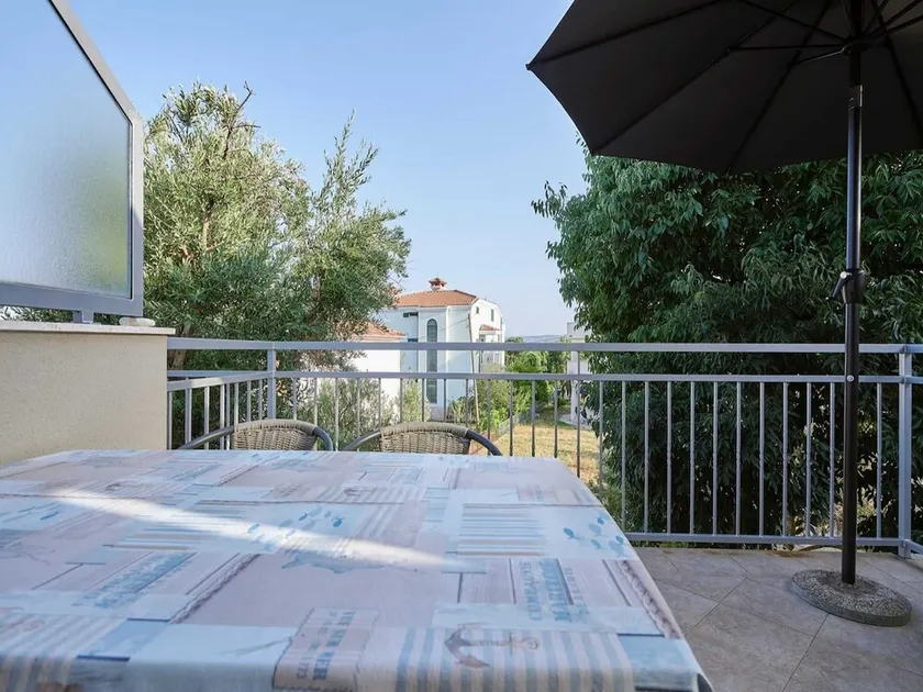 Apartment Vujina with terrace - Image 1