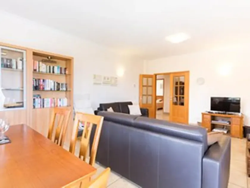 Spacious Apartment With Shared Pool And Sea Views - Image 1