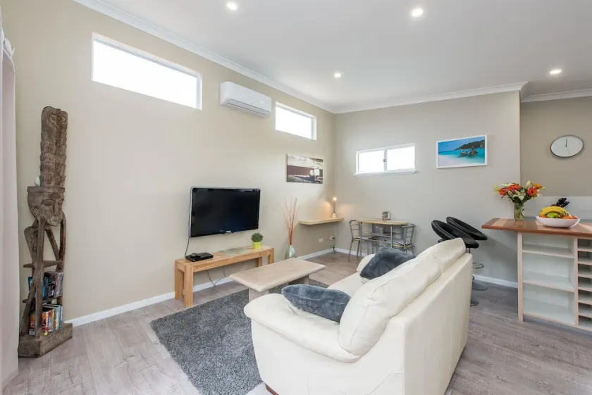 Prestigious Northshore Guest House - Comfortable Living Close To Mullaloo Beach - Image 1