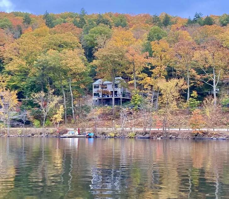Fabulous year round waterfront retreat on Lake Waramaug - Image 1