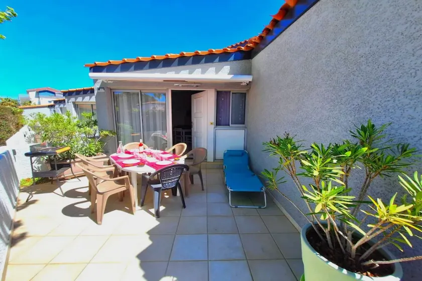 Charming little air-conditioned villa with swimming pool - Close to the sea and shops - Image 1