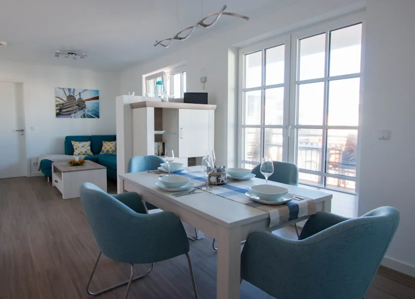 Apartment beach life. 2 bedrooms, high quality furnishings, great sea views! - Image 1