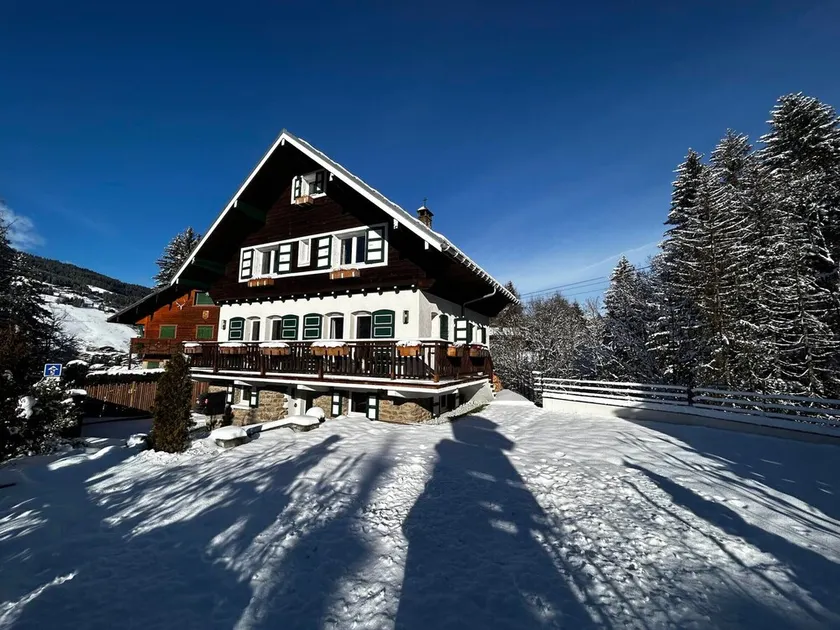 Charmant chalet à Megève, 5 chambres, 10 personnes, jacuzzi, proche du centre et remontée mécaniques - Image 1