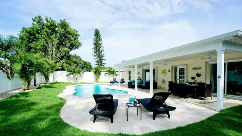 Sunshine Dream - mis à jour et avec une toute nouvelle piscine de rêve, 3 chambres, 2 bains - Image 1