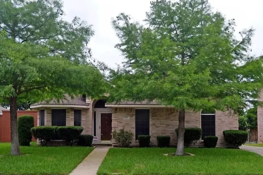 Family Home w/ Fire Pit & Grill  - Near Joe Pool Lake & AT&T Stadium - Image 1