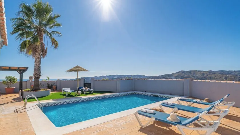 Casa Balcon de la Axarquia Almachar by Ruralidays - Image 1