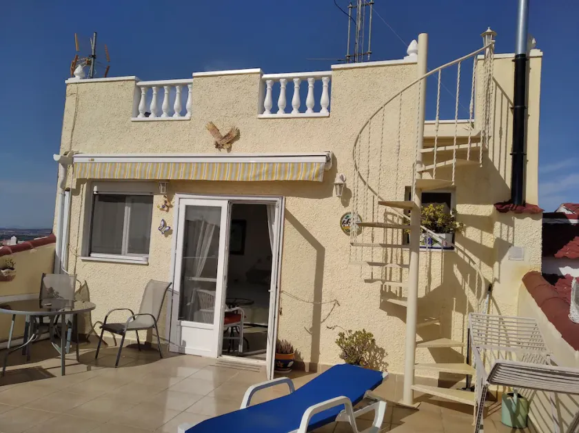 Beautiful 1 bedroom Apartment/Studio with breathtaking views - Image 1