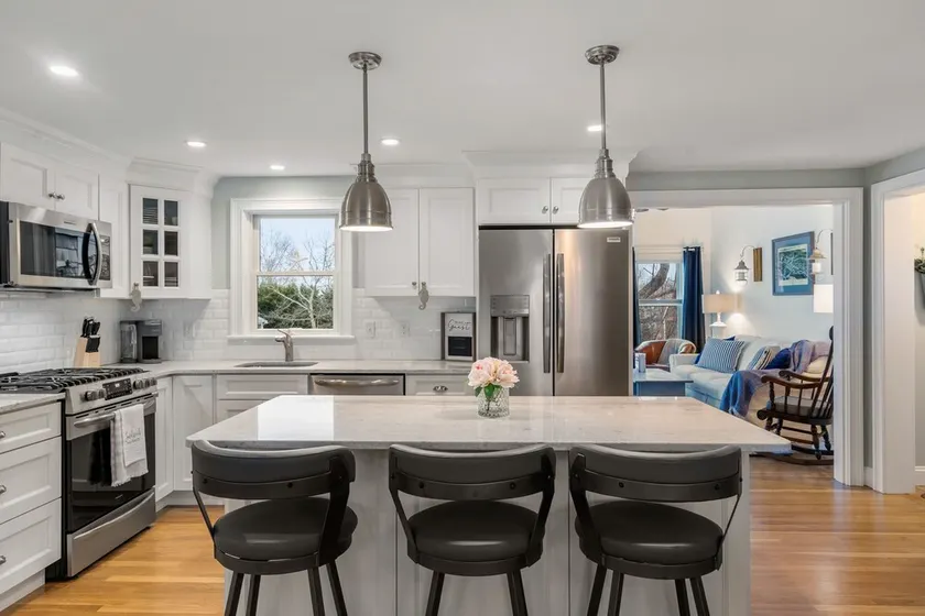 96 Knott Ave - Renovated 4BR home near Town Neck beach, pet-friendly!  - Image 1