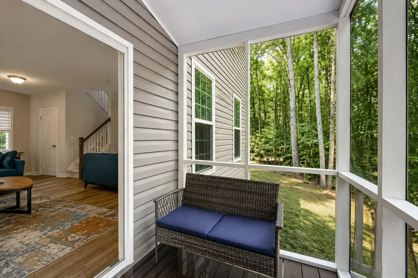 Cozy retreat with forest views, peaceful vibes & modern comfort - Image 1