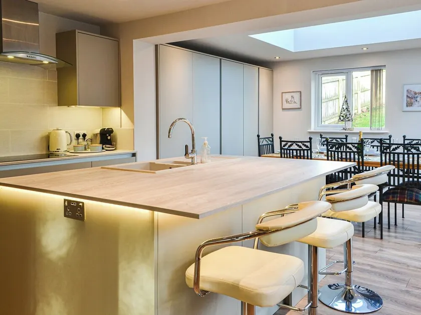 What a great house for a family celebration. - Image 1