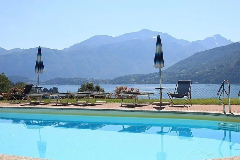 Casa Panorama Cinque: Un apartamento luminoso y alegre ubicado a poca distancia de las orillas del lago Como. - Image 1