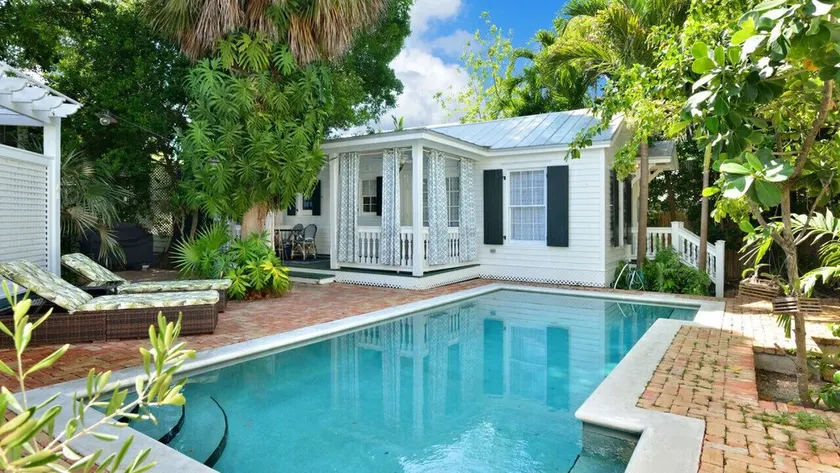 Vintage Luxury Cottage ~ Hidden Duval Street Location - Privat pool - Image 1