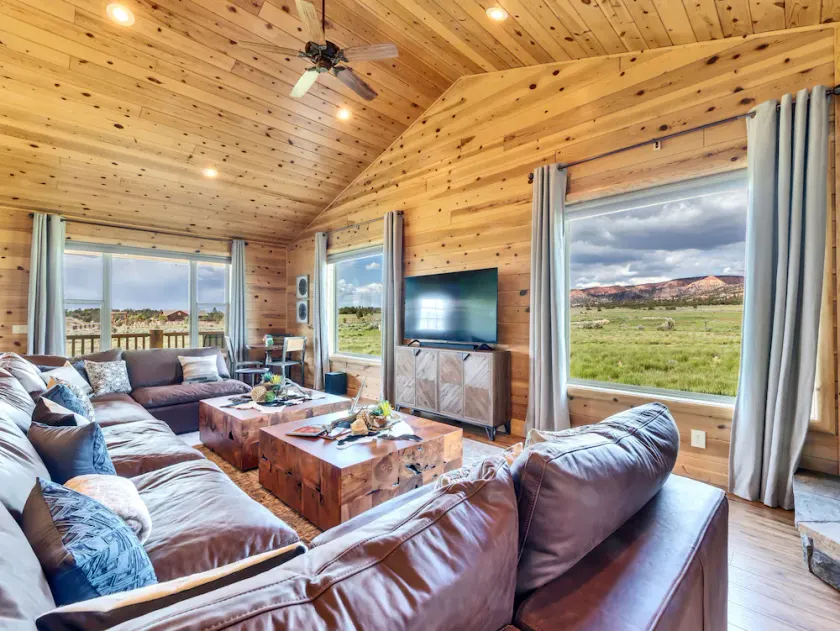 Bryce Canyon Retreat - Image 1
