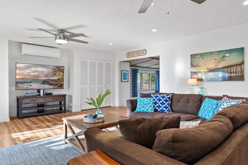 Perfect Family Beach House. Walk out gate to Amazing Beach. - Image 1