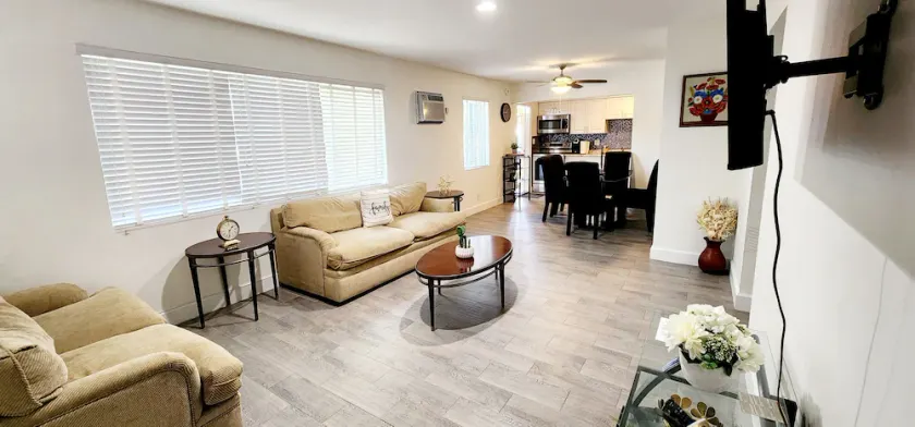 Oasis at Hollywood lll -sleeps 4 - Image 1