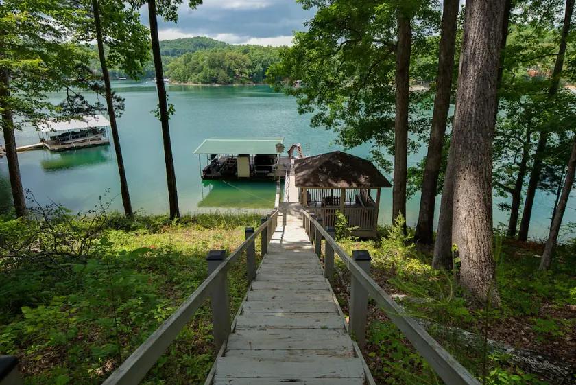 Hakuna Matata = No Worries Huge Lakefront Home Private Dock Florida Room - Image 1