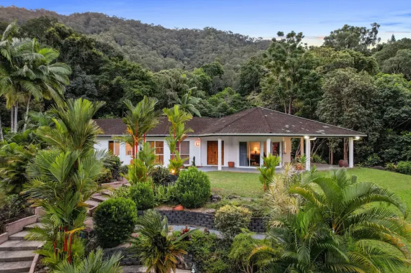 A Piece of Tropical Paradise Near Crystal Cascades - Image 1