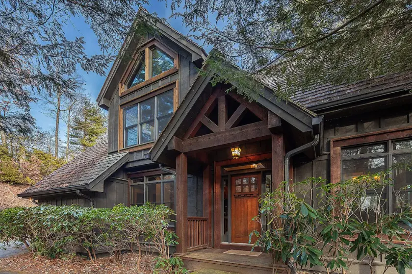 Find  Your Base Camp in Beautiful Lake Toxaway - Image 1