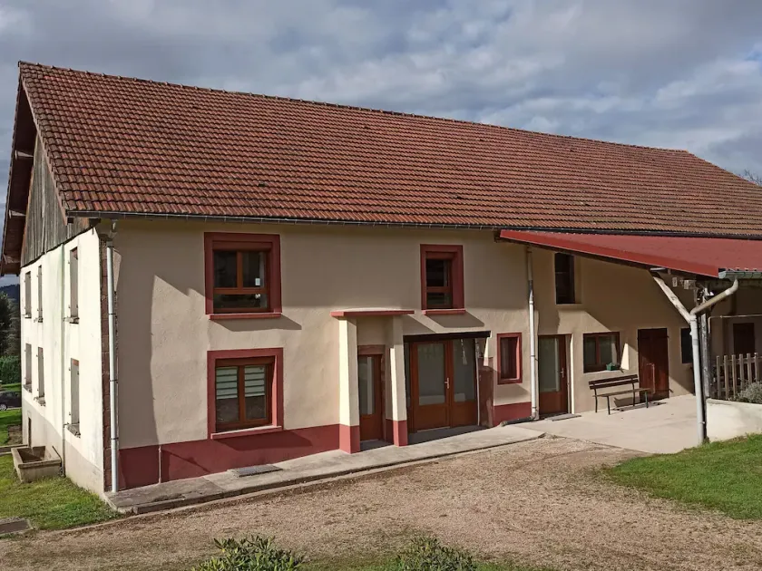 Grande Maison pour 10 Pers. avec Jardin, Terrasse, BBQ, Près de Bruyères et Gérardmer - Image 1