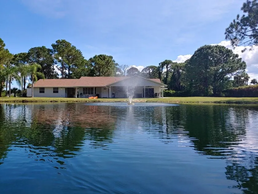 Chase Hammock Lake House - Image 1