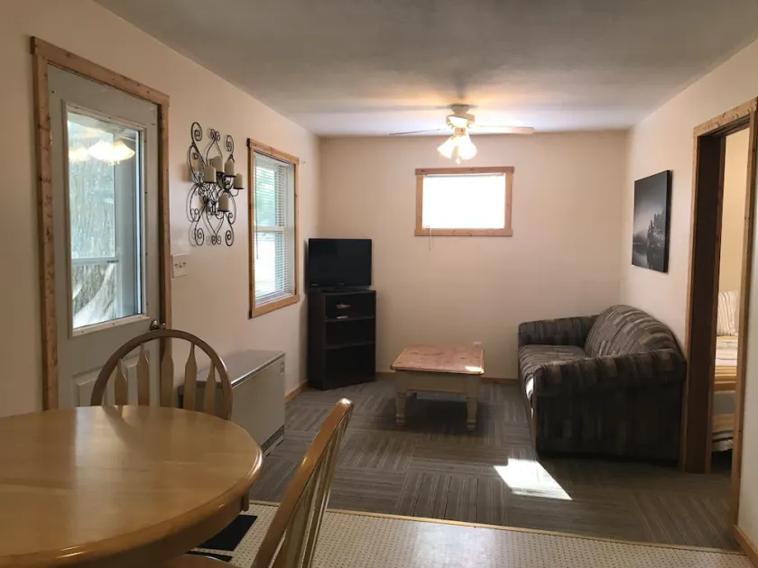 Rainy River Rentals Cabin 2: Private dock Minutes to Lake of the Woods - Image 1