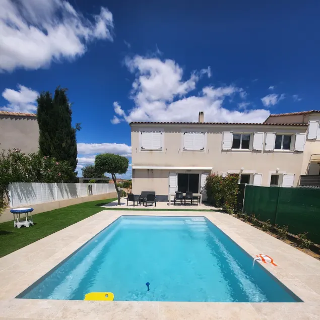Villa Dans un Quartier Calme Proche des Plages - Image 1