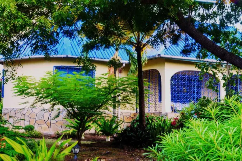 Spacious Diani garden house - Image 1