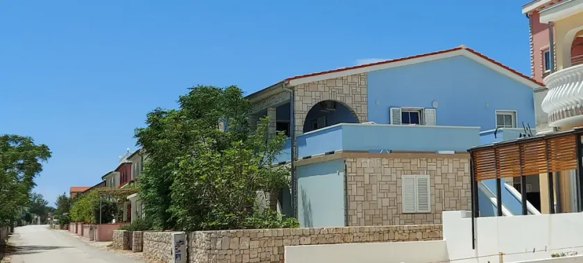 Blue Apartment for up to 6 people, air conditioning, near the beach, large terrace - Image 1